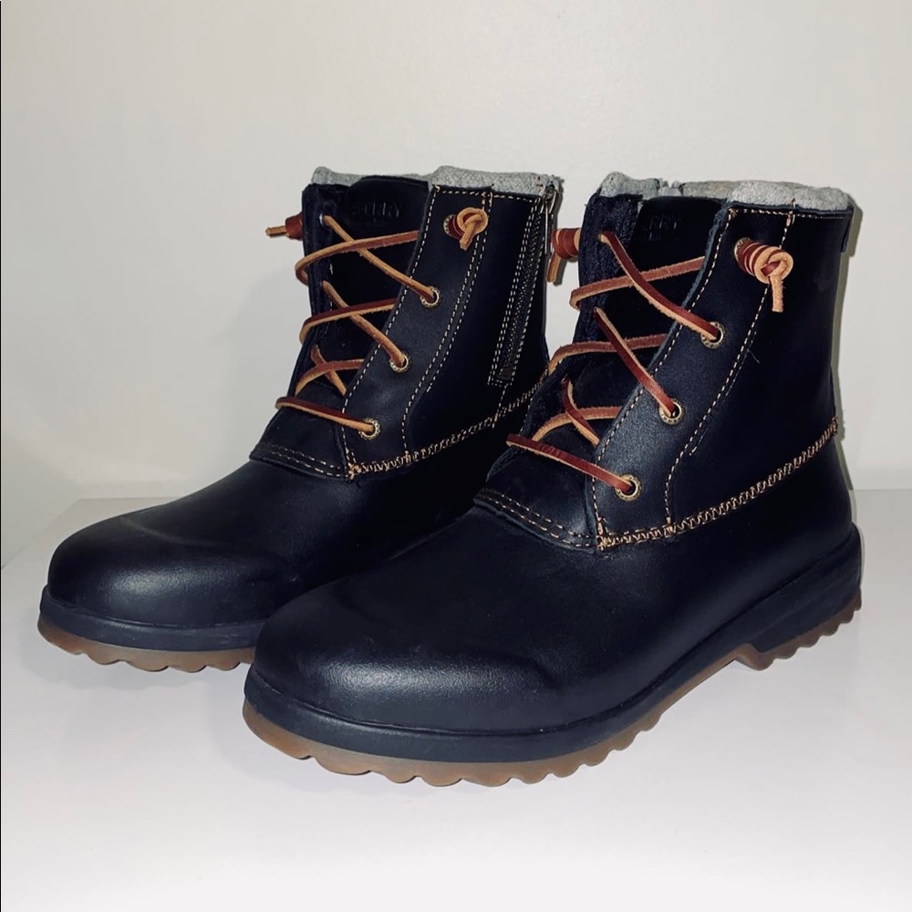 NEW Sperry insulated boots. NEVER WORN